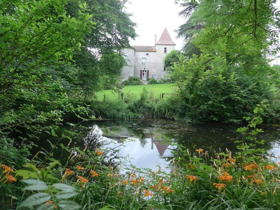Chateau Barayre - Beautiful 12Th Century Castle With Pool And Large Garden Laussou Екстериор снимка